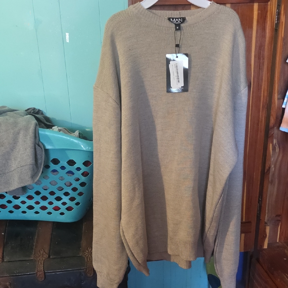Boohoo Men's Crewneck Sweater in Tan